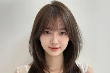 轻松弛韩系发：让日常美成“氛围感”的松弛公式